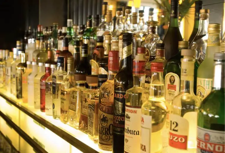 can tourists buy alcohol in doha